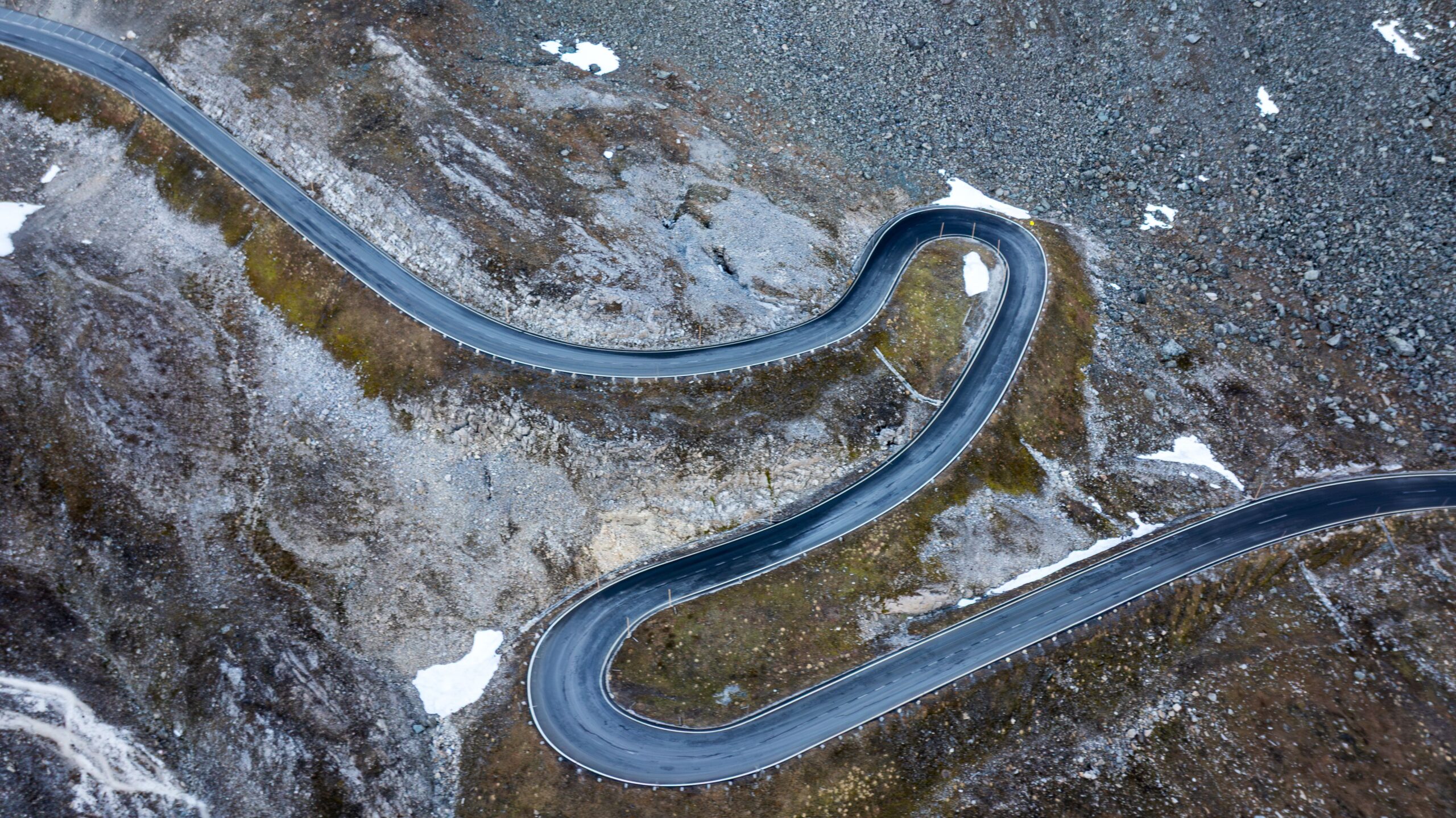 Cinematic hairpin road in the Gran Sasso